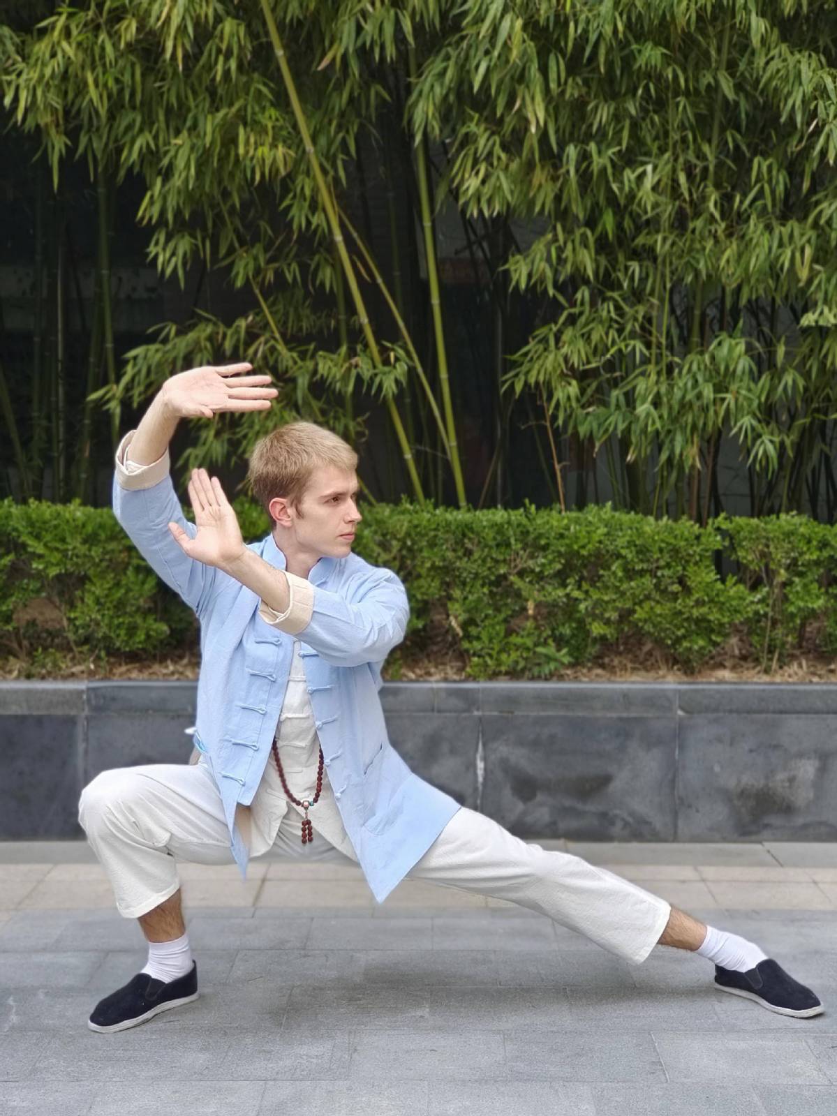 German student becomes online sensation as TCM practitioner in China-1