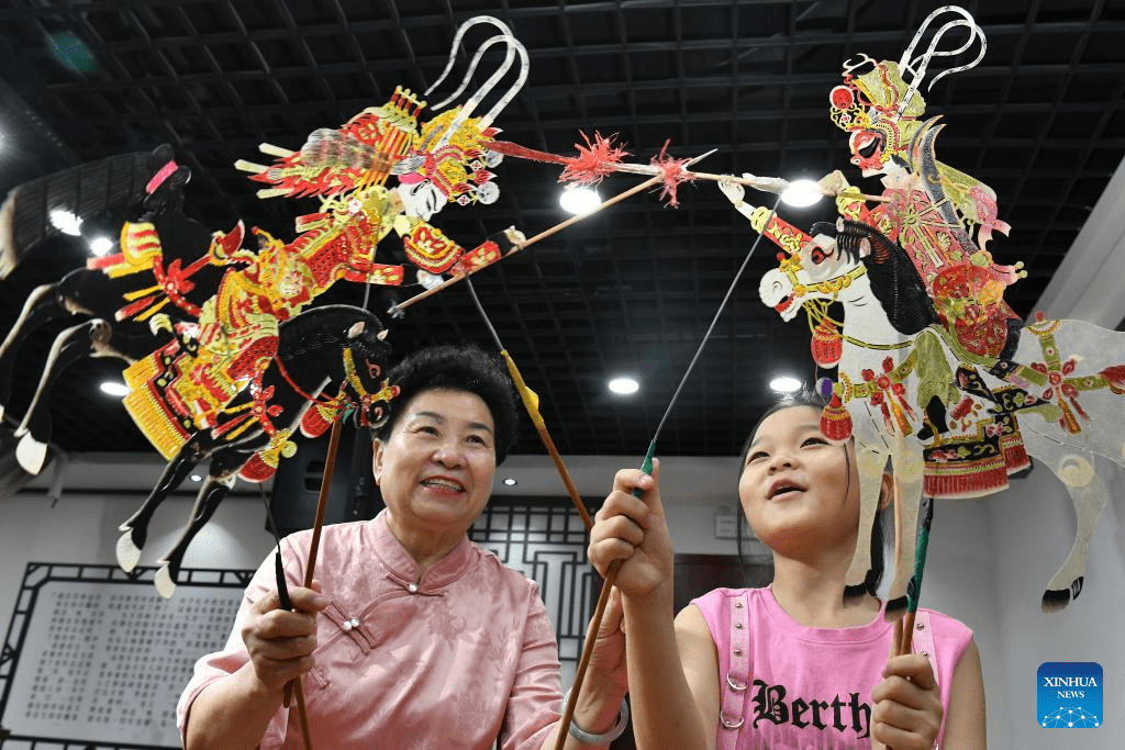 Training courses on intangible cultural heritages opened in N China during summer vacation-4