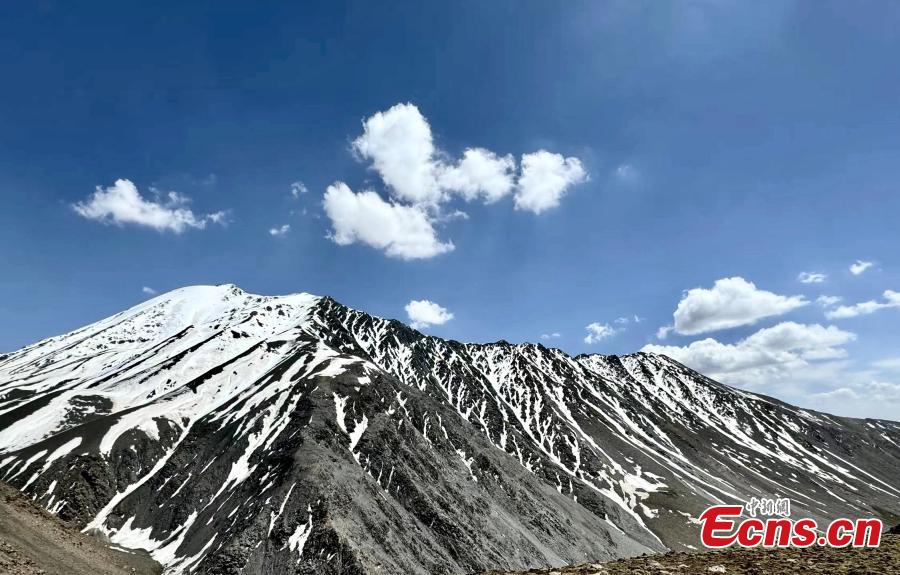 Magnificent scenery of Gangshika snow peak in Qinghai-1