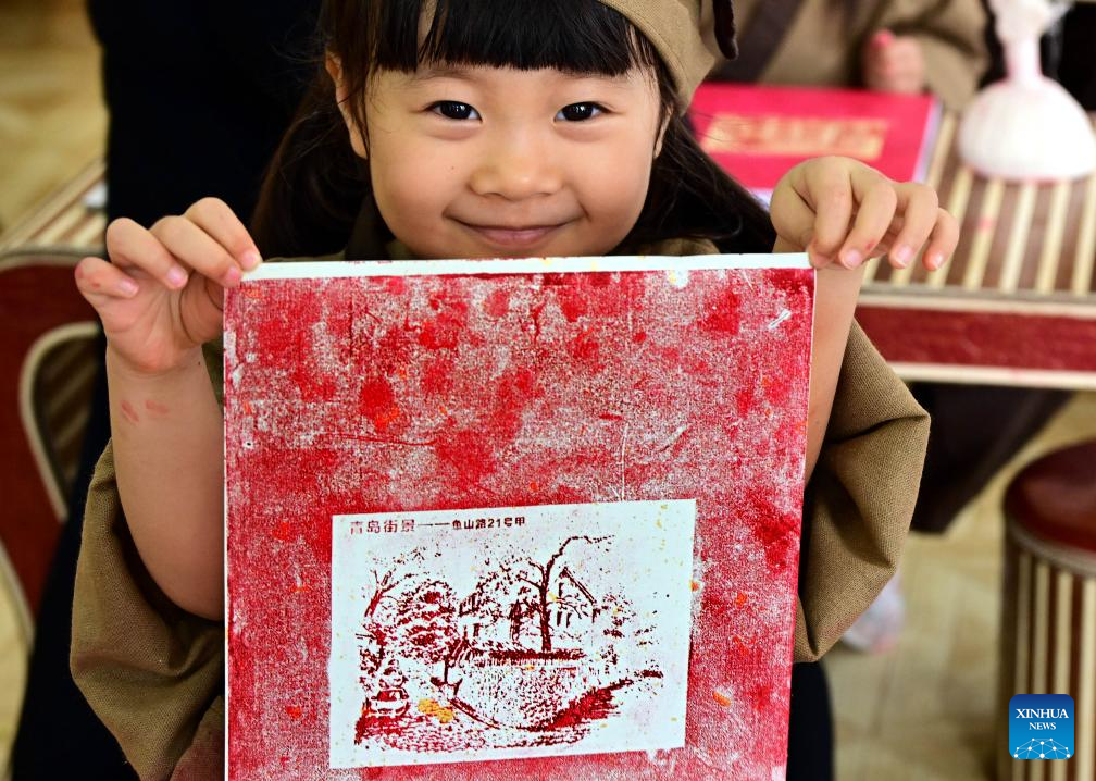 In pics: experience activities on traditional rubbing techniques for children in Qingdao-4