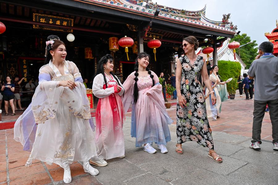 Asia Album: When Chinese Hanfu meets Malacca, Malaysia-5