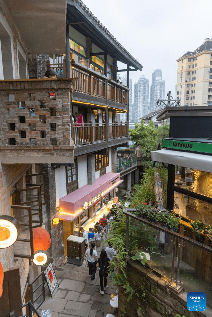 Urban renewal injects new vigor into old street in Chongqing-11