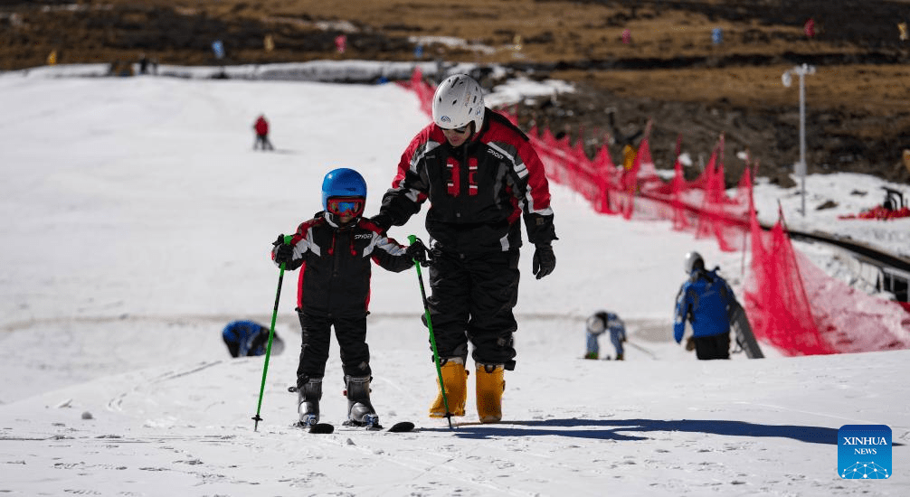 First ski resort in SW China's Xizang opens-1