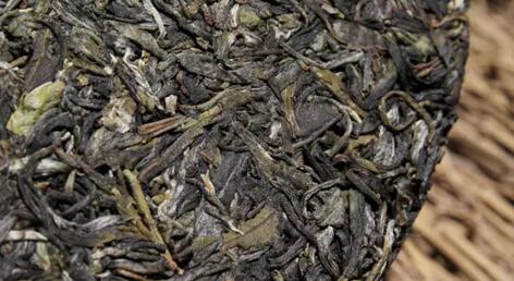 Why Are There So Many Tea Stems in Dark Tea? Here's the Answer-1