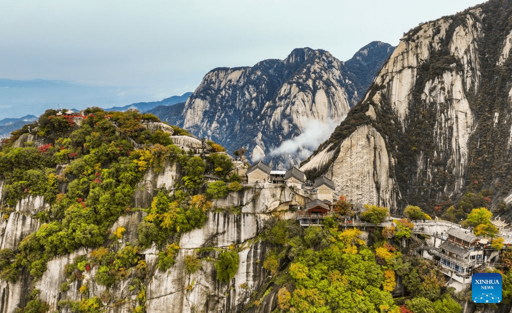 People visit Mount Huashan in NW China's Shaanxi-5