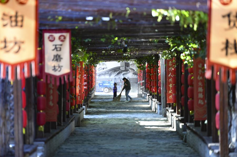 Village in Beijing develops tourism relying on Great Wall resources-3