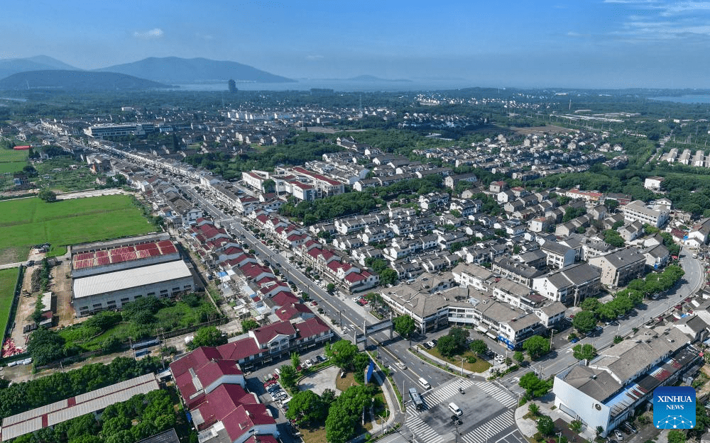 A glimpse of Suzhou embroidery industrial base in Suzhou-6