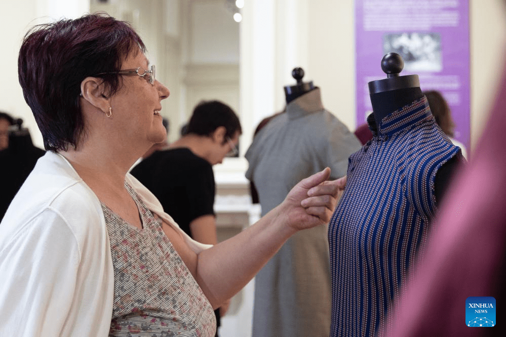 Shanghai-style Qipao collection on exhibition in Brussels-4