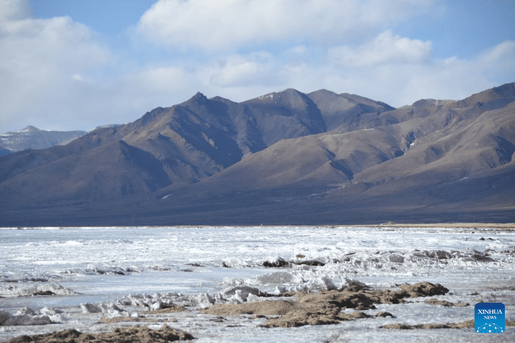 Winter scenery of Mapam Yumco Lake in China's Xizang-3