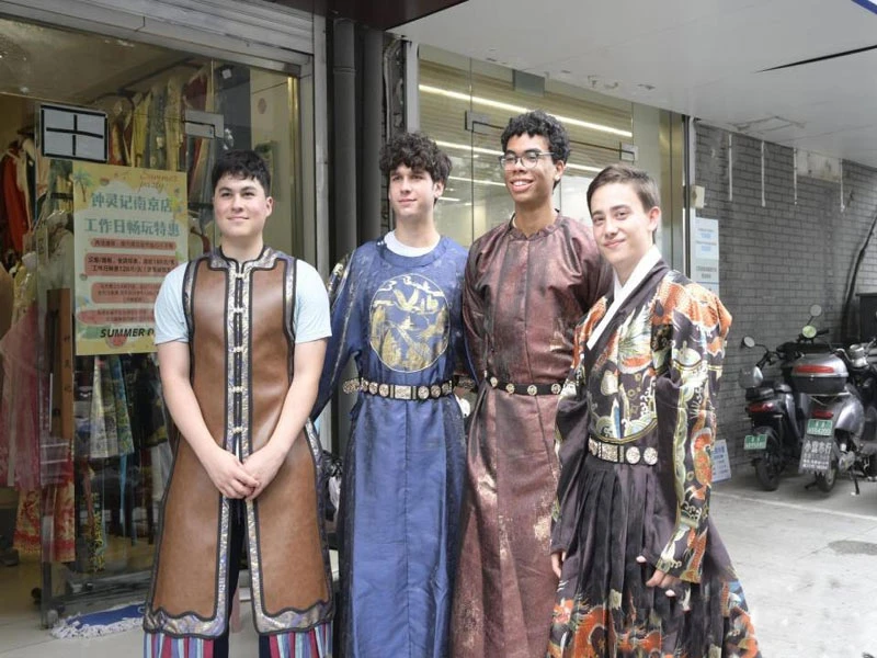 Embracing Oriental Aesthetics: Chinese and American Youths Explore Nanjing-2