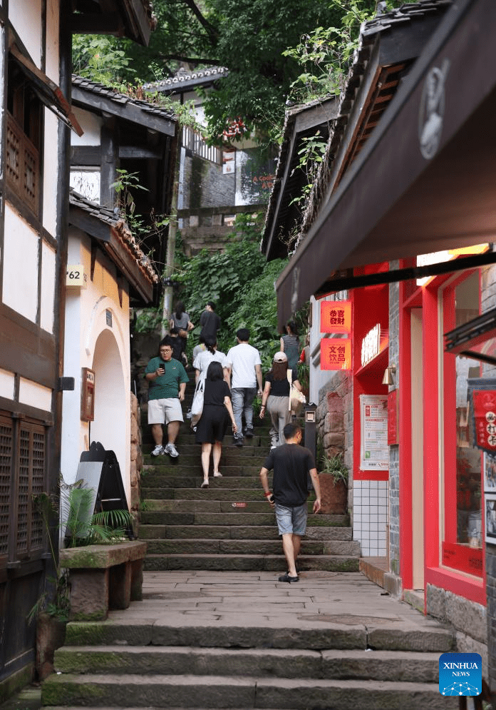 Urban renewal injects new vigor into old street in Chongqing-3