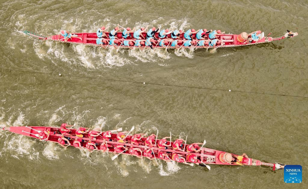 Dragon boat races held across China to mark Duanwu Festival-10