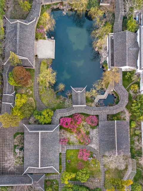 Suzhou Gardens: The Art and Soul of Chinese Classical Gardens