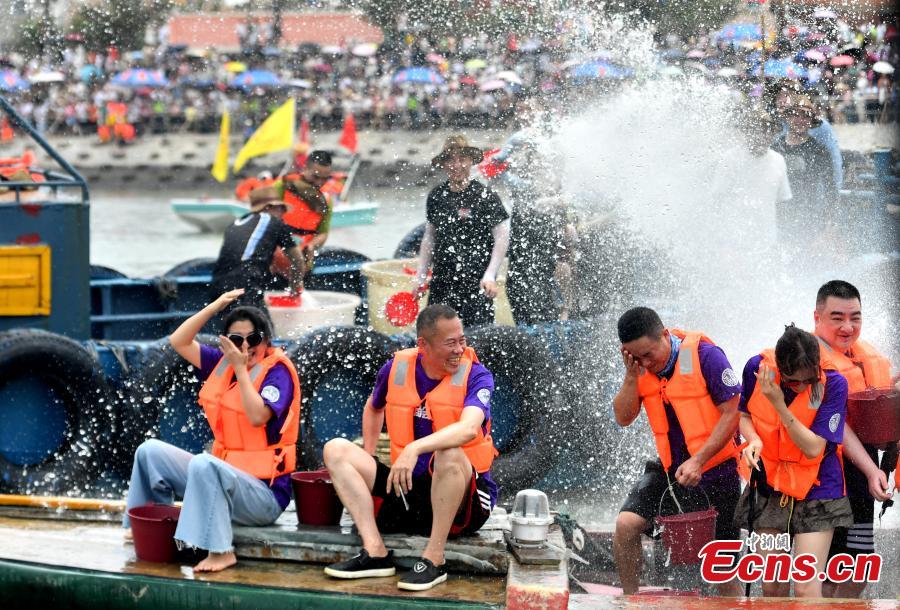 People from Taiwan Straits celebrate Dragon Boat Festival together on river-1