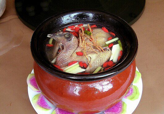 Spring Festival New Year’s Eve Dinner: Young Pigeon and Goji Berry Soup