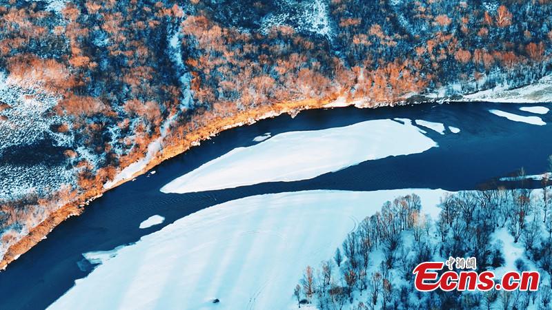 Snow adorns wetland in Inner Mongolia-1