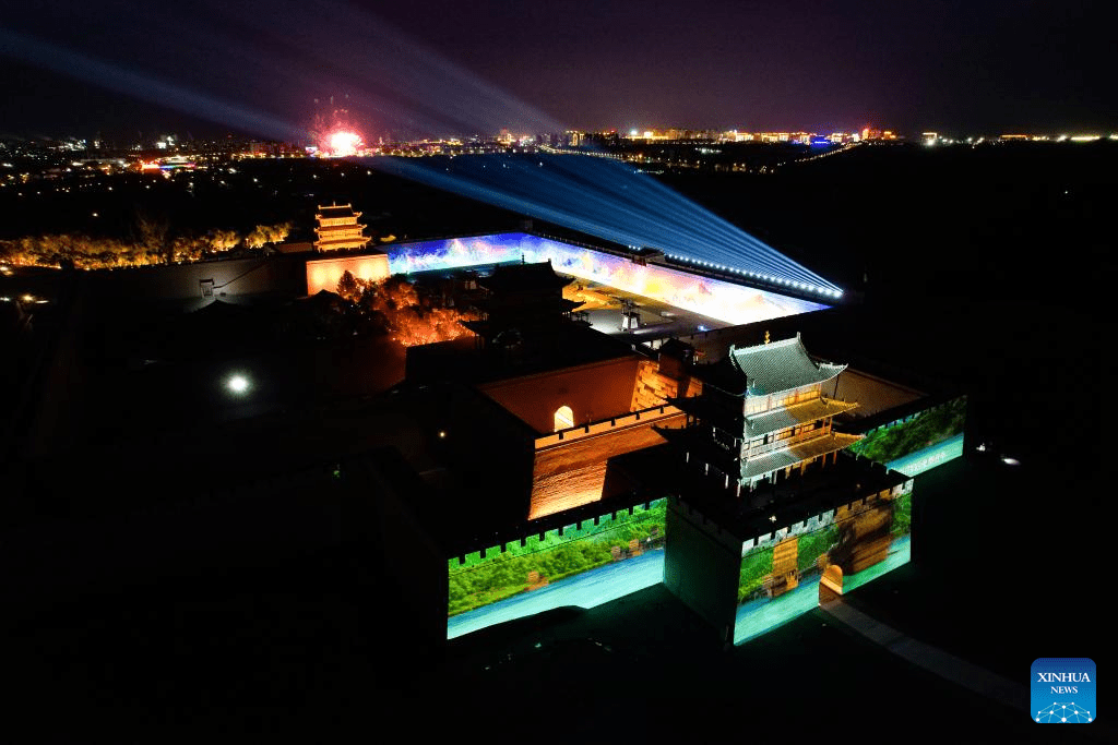 Night view of Jiayu Pass scenic area in China's Gansu-7