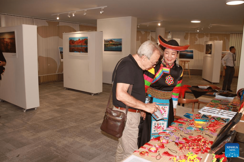 China's Qinghai Province welcomes tourists from Bulgaria-1