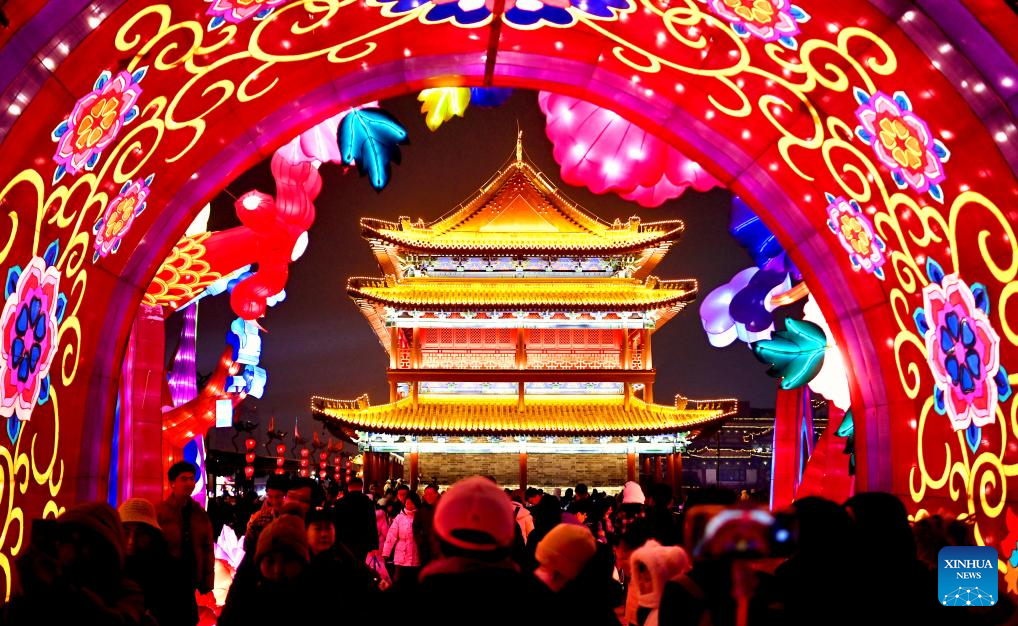 Light decorations seen in China's Xi'an-9