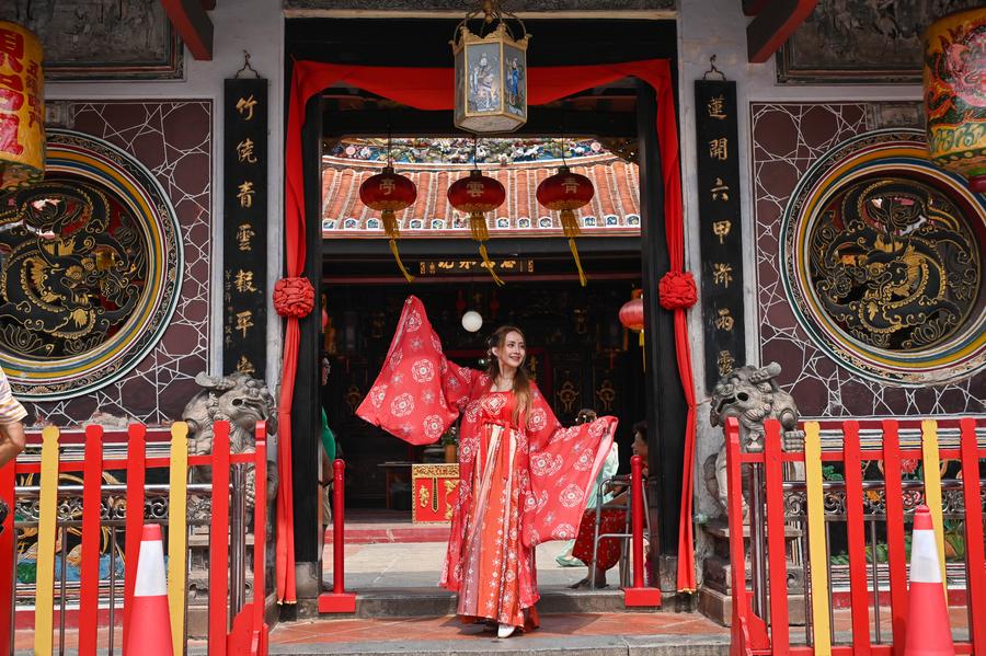 Asia Album: When Chinese Hanfu meets Malacca, Malaysia-3