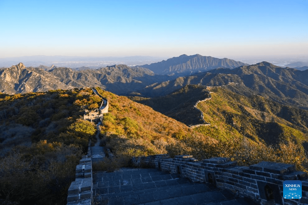 Autumn scenery of Mutianyu section of Great Wall in Beijing-8