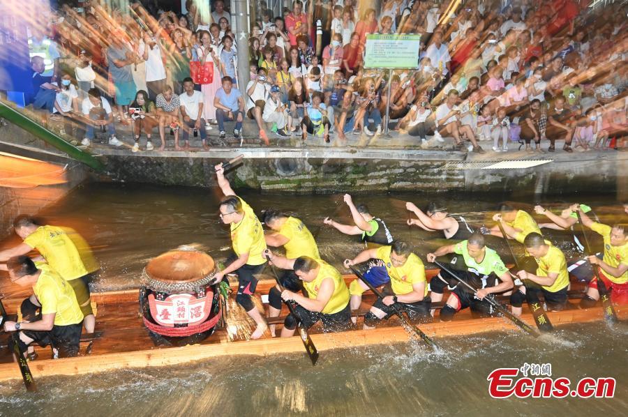 Villagers enhance night training for upcoming Dragon Boat Festival in Guangdong-2