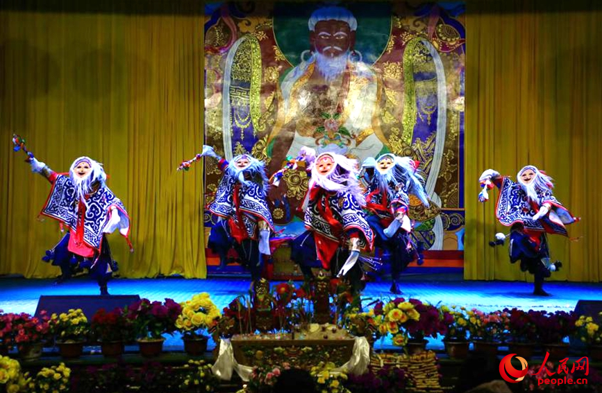 Tibetan opera well inherited, generates wealth for residents in SW China's Xizang-1