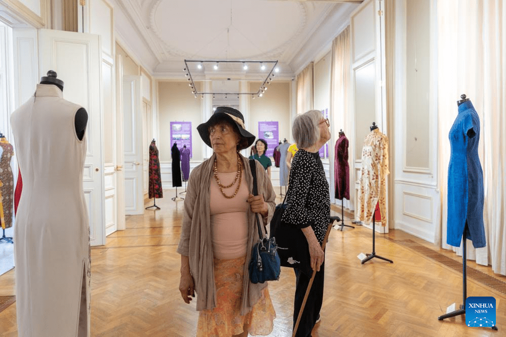 Shanghai-style Qipao collection on exhibition in Brussels-3