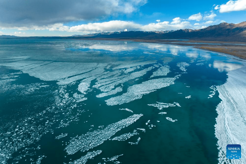 Winter scenery of Mapam Yumco Lake in China's Xizang-5