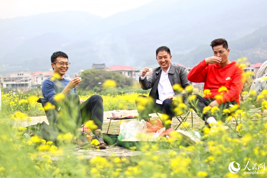 In pics: rapeseed flowers in full bloom in village in SE China's Fujian-5