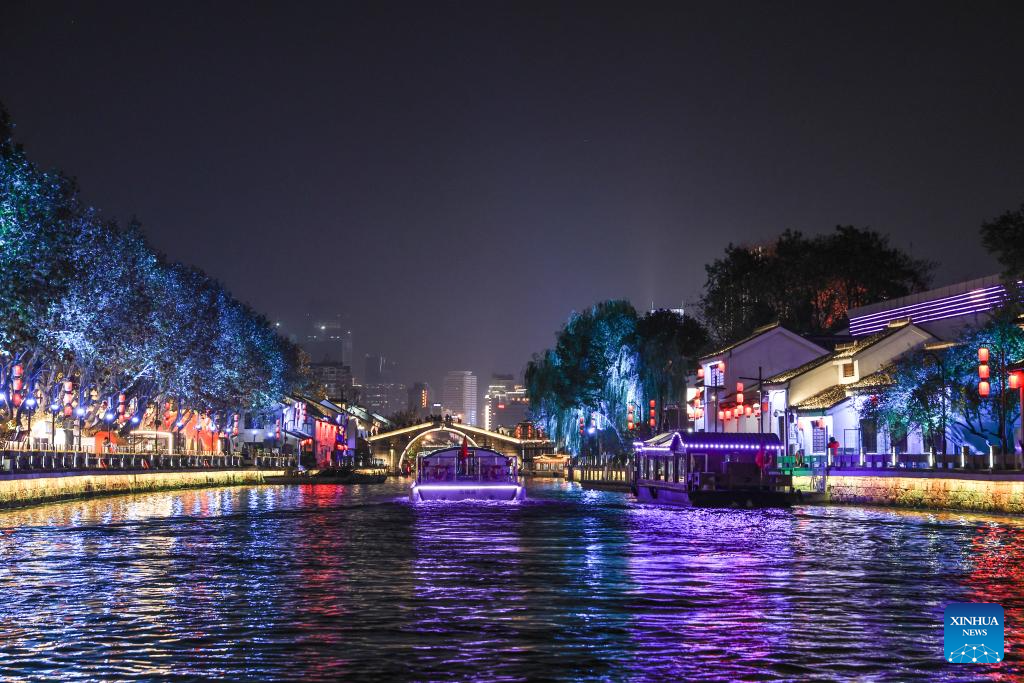 View along Grand Canal in Wuxi, E China-5