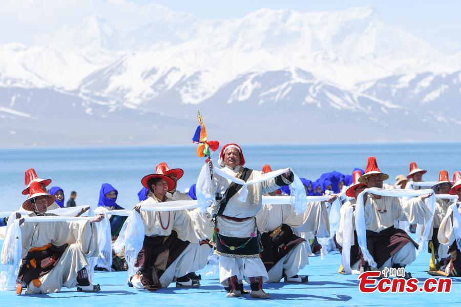 Lake Namtso welcomes tourism season in Xizang-3