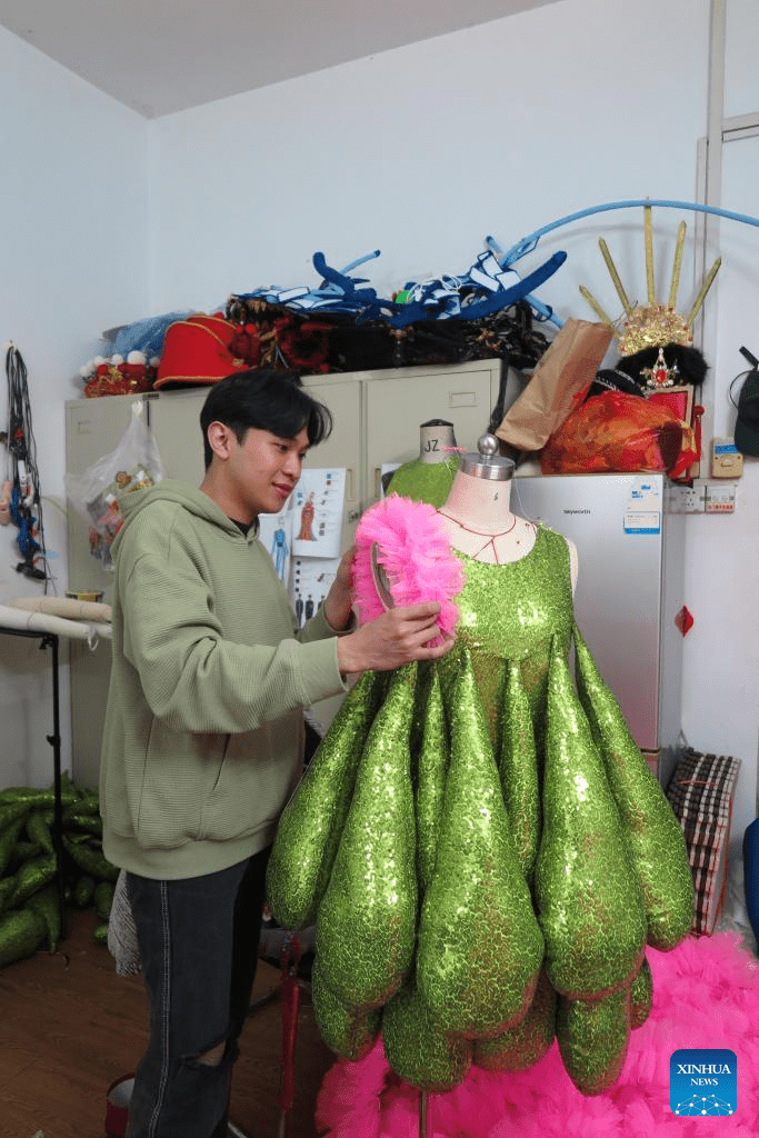 Indonesian student designs a life in fashion-2