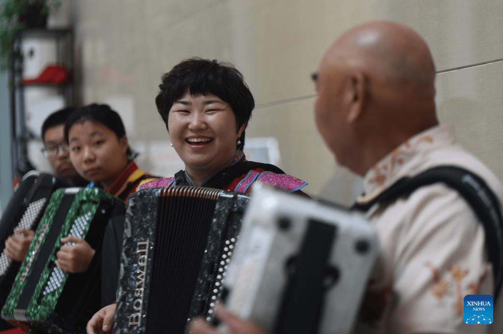 Tacheng City promotes accordion culture, tourism in NW China's Xinjiang-4