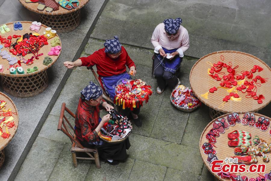 Huizhou sachets reflect festive tradition in E China-3