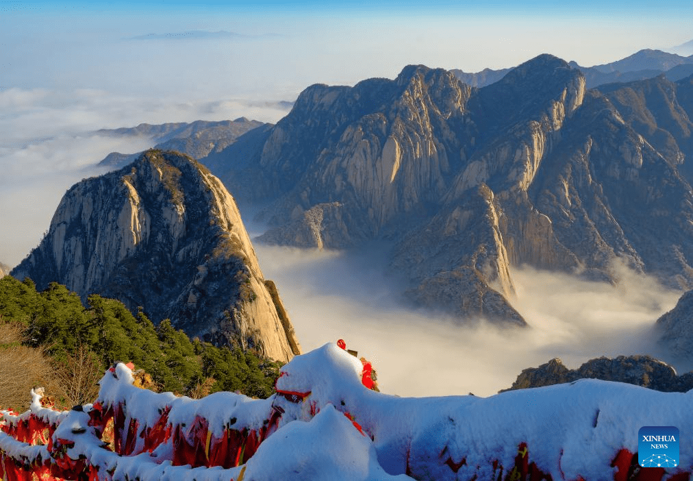 Snow scenery of Huashan Mountain in NW China's Shaanxi-1