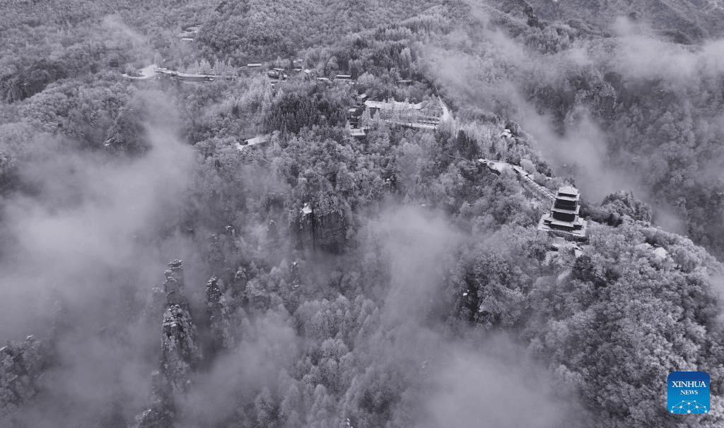 Snow scenery of Zhangjiajie National Forest Park in Hunan-2