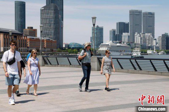 China's visa-free policy fuels surge in international visitors-1