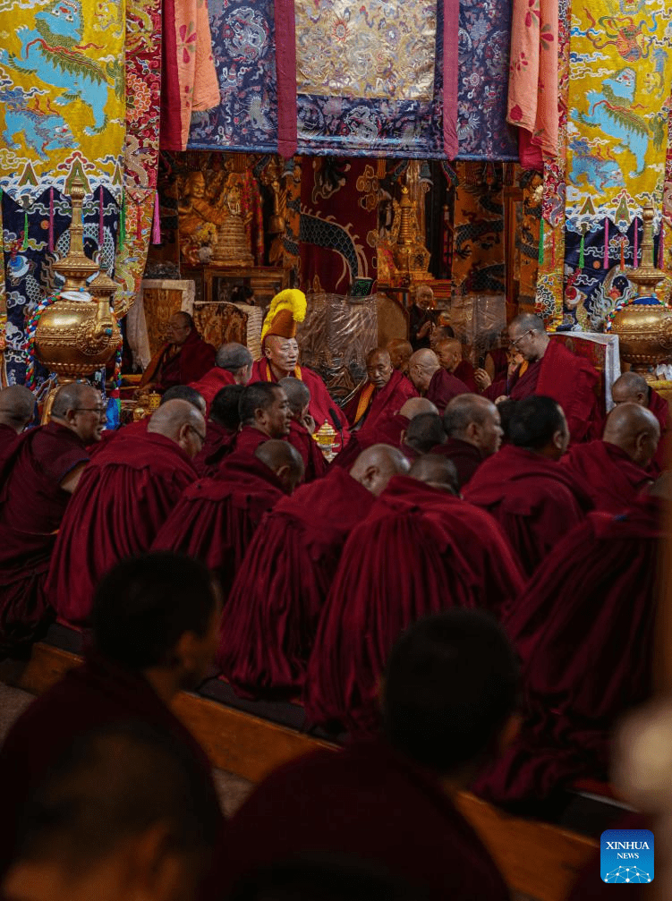 Preliminary exam for highest Tibetan Buddhism degree held in Xizang-1