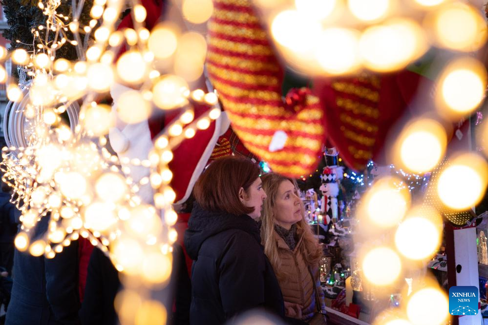 In pics: Christmas fair in Madrid, Spain-1