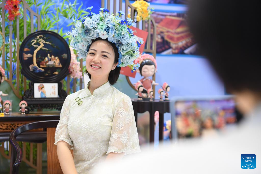 Int'l cultural industries fair opens in south China metropolis-12