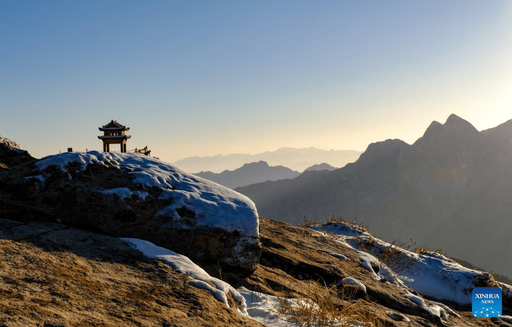 Snow scenery of Huashan Mountain in NW China's Shaanxi-2