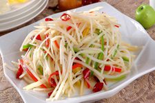 How to Make Stir-Fried Shredded Potatoes-3