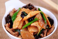 How to Make Bamboo Shoots Stir-Fried with Meat-1