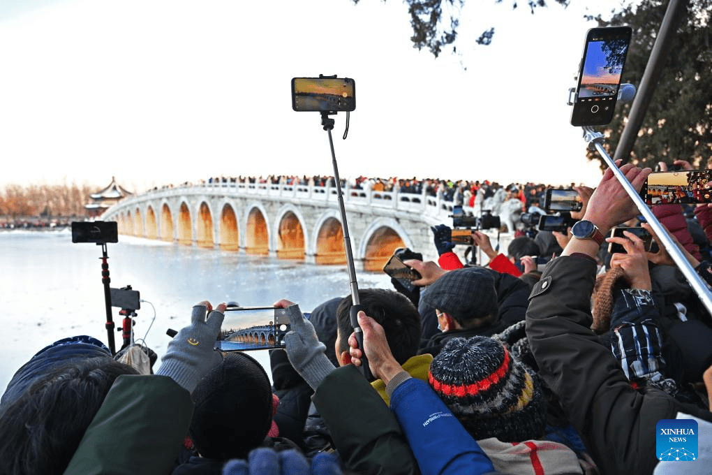 Winter scenery of Summer Palace in Beijing-4