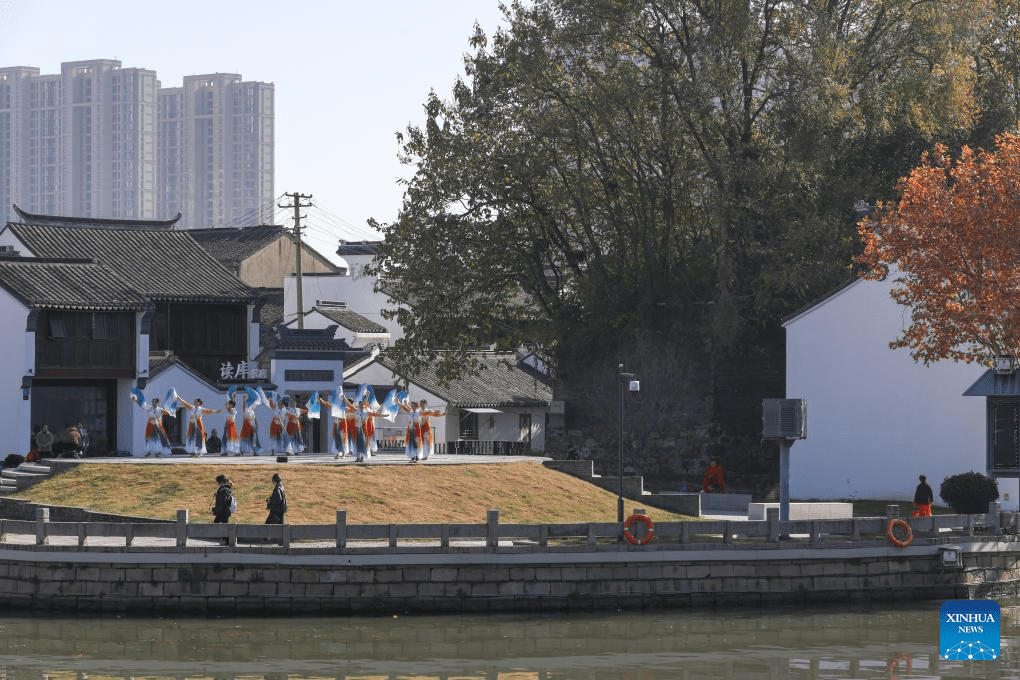 View along Grand Canal in Wuxi, E China-4