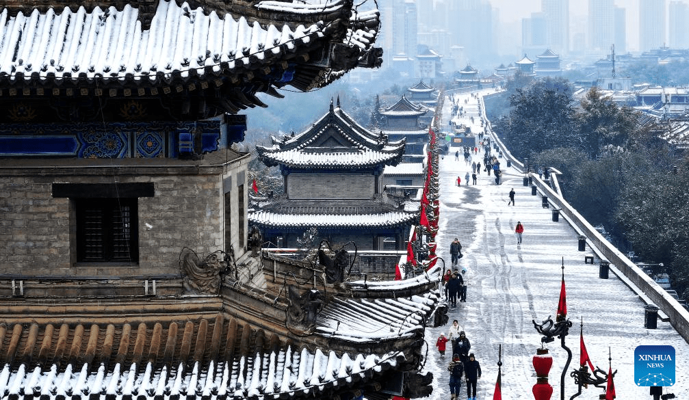 City view of snow-covered Xi'an, NW China-7