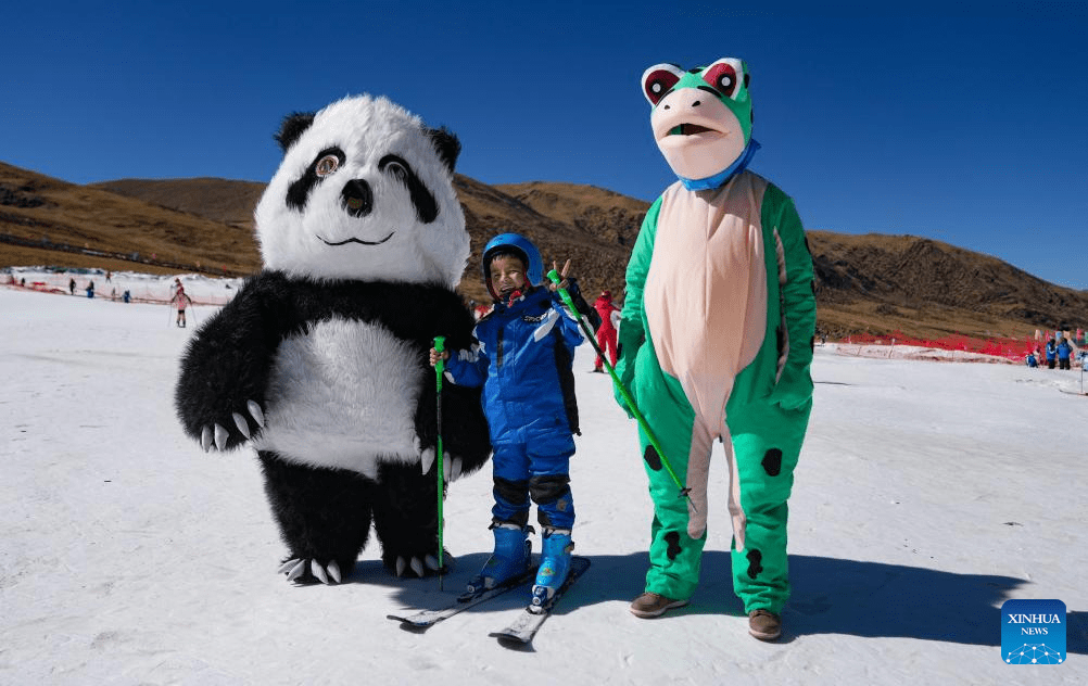 First ski resort in SW China's Xizang opens-7