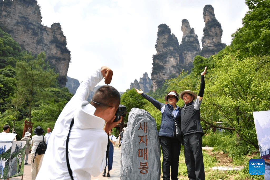 China's Zhangjiajie sees record high S. Korean tourists in Q1-2