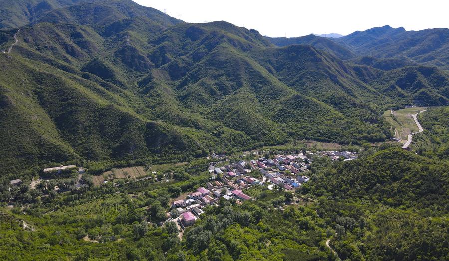 Village in Beijing develops tourism relying on Great Wall resources-2